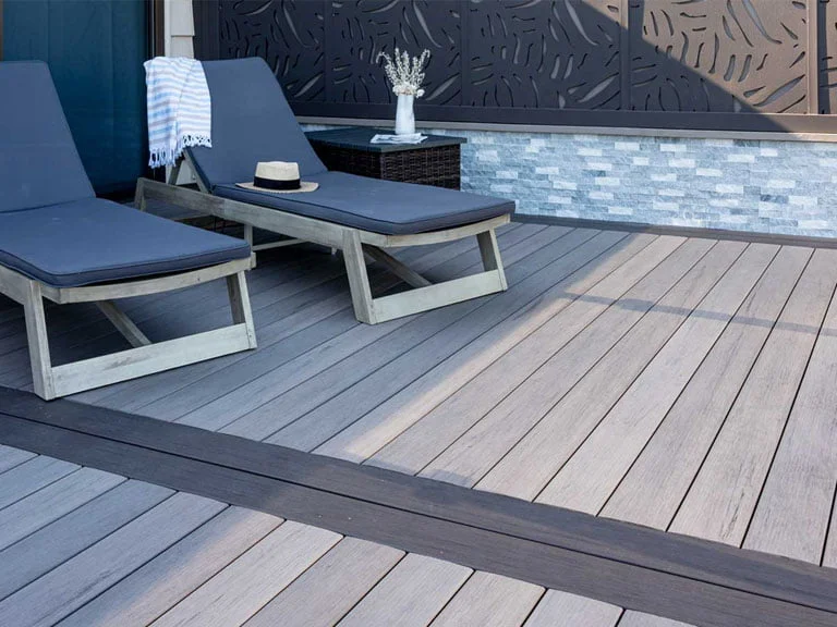 Terrasse en timbertech legacy couleur ashwood et espresso.