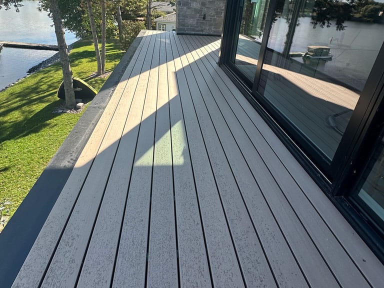 Backyard deck made with ecoplast.